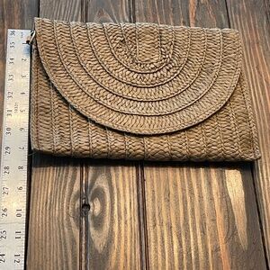 Straw clutch NWOT